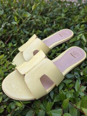 Dune London Ludlowss Yellow Slide Faux Leather Sandals Open-Toe Flat Heel 8 NIB